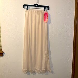 Montgomery Wards 70’s Vintage Midi Slip